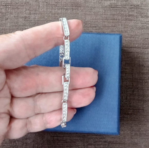Swarovski Crystal Rhodium Bracelet S/M - Picture 3 of 7
